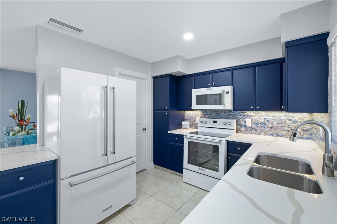 4906 Nassau CT