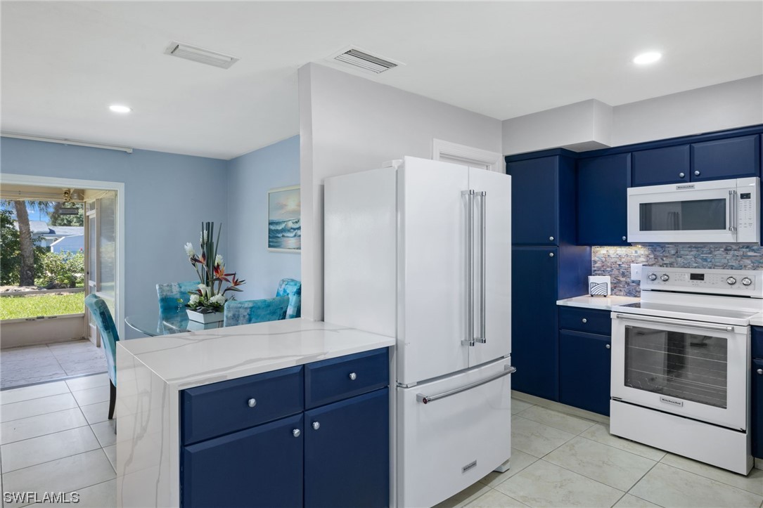 4906 Nassau CT