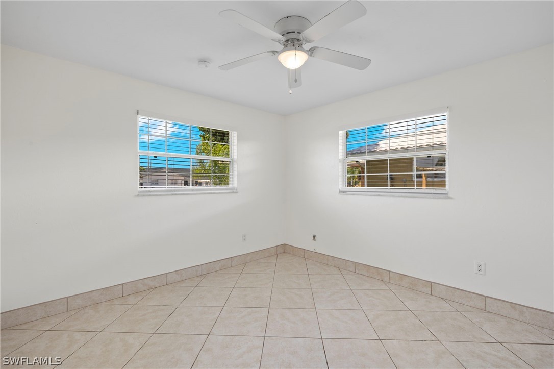3746 SE 1st PL