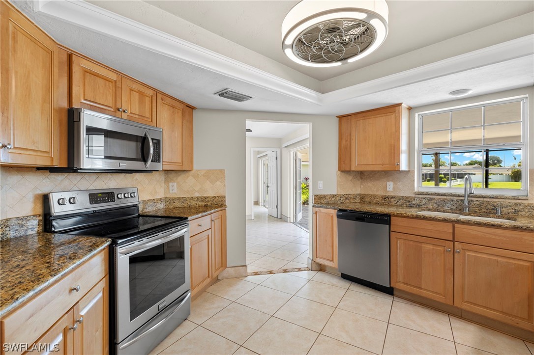 3746 SE 1st PL