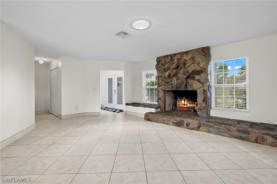 3746 SE 1st PL