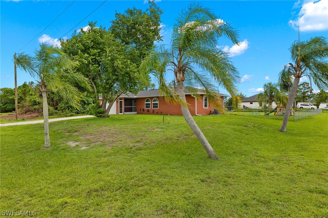 523 Leroy AVE
