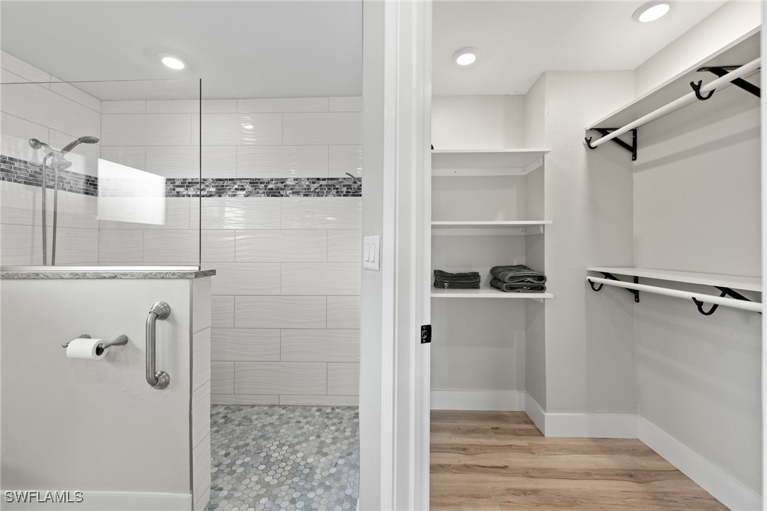 5328 Delano CT