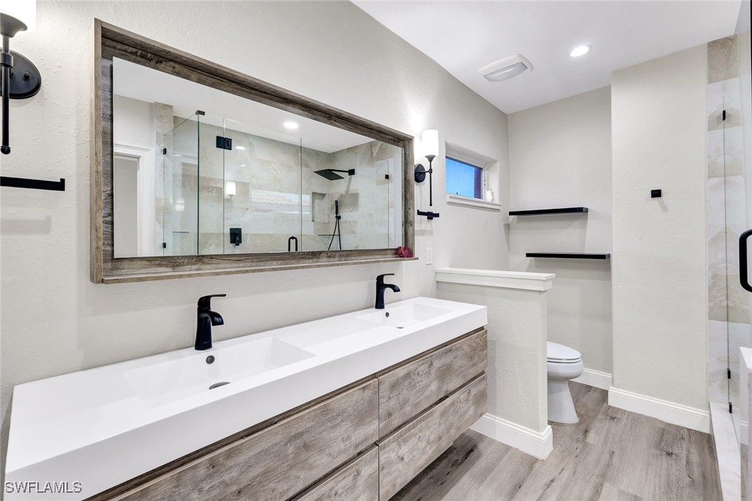 728 Victoria DR 201