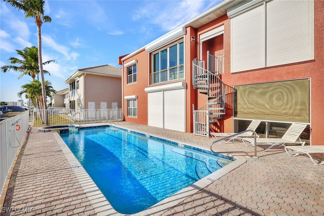 728 Victoria DR 201