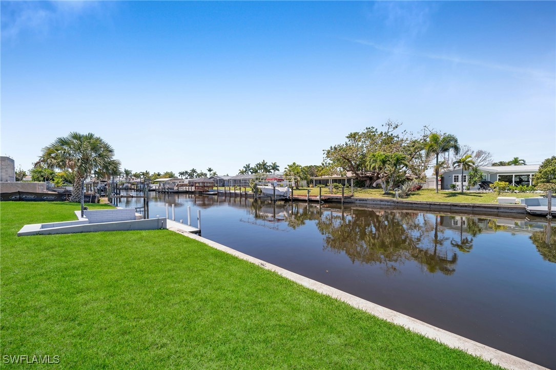 5318 Bayshore AVE