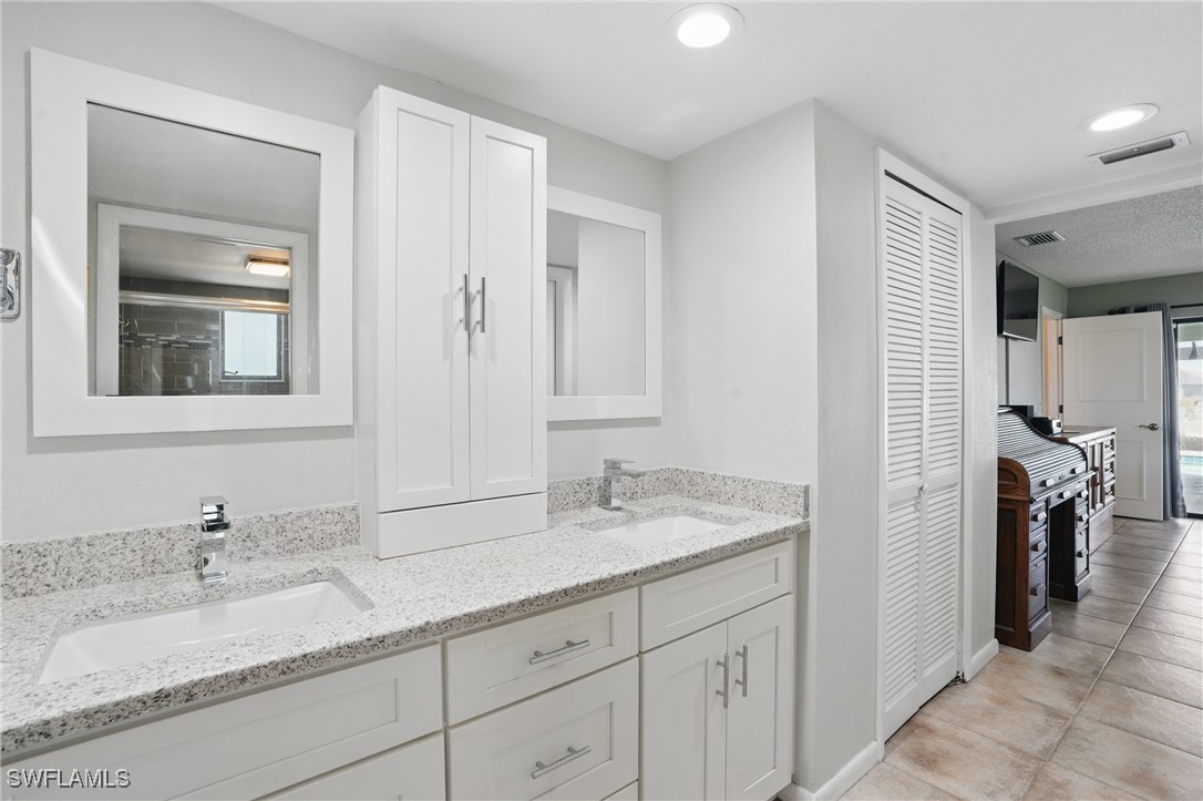 5325 Colonade CT