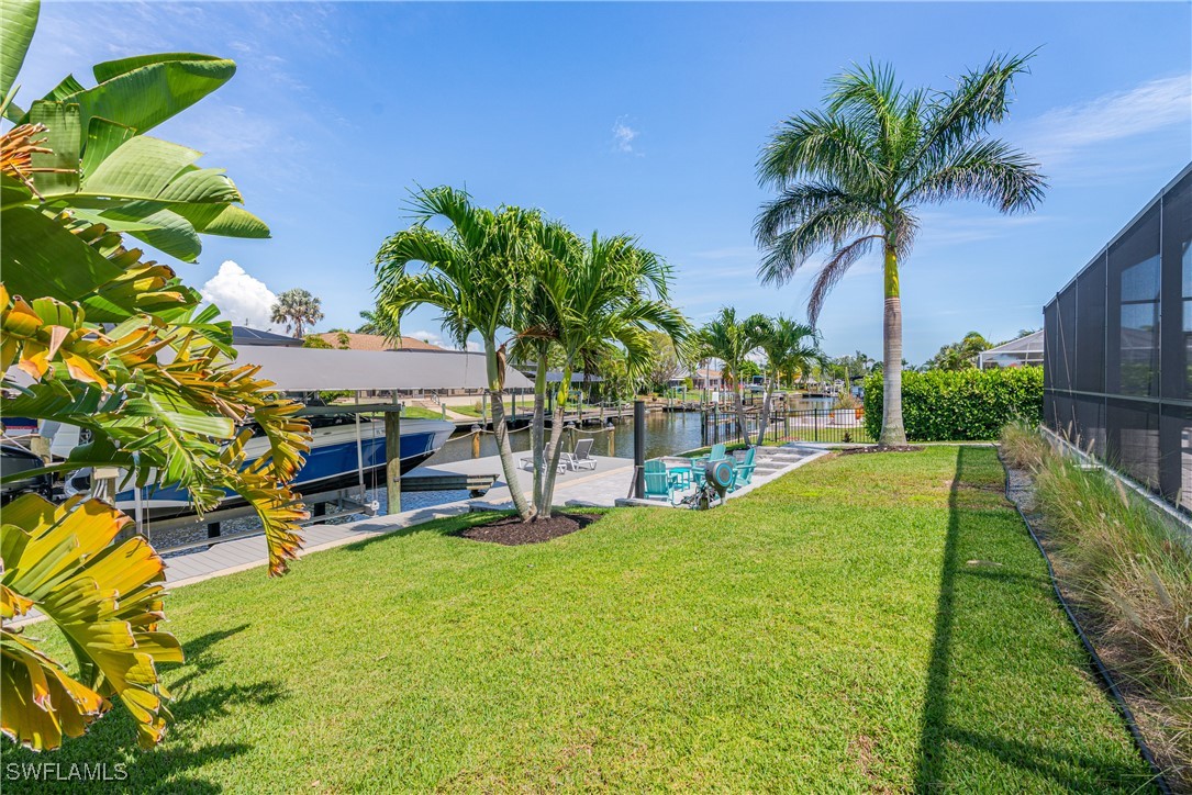5227 Tamiami CT