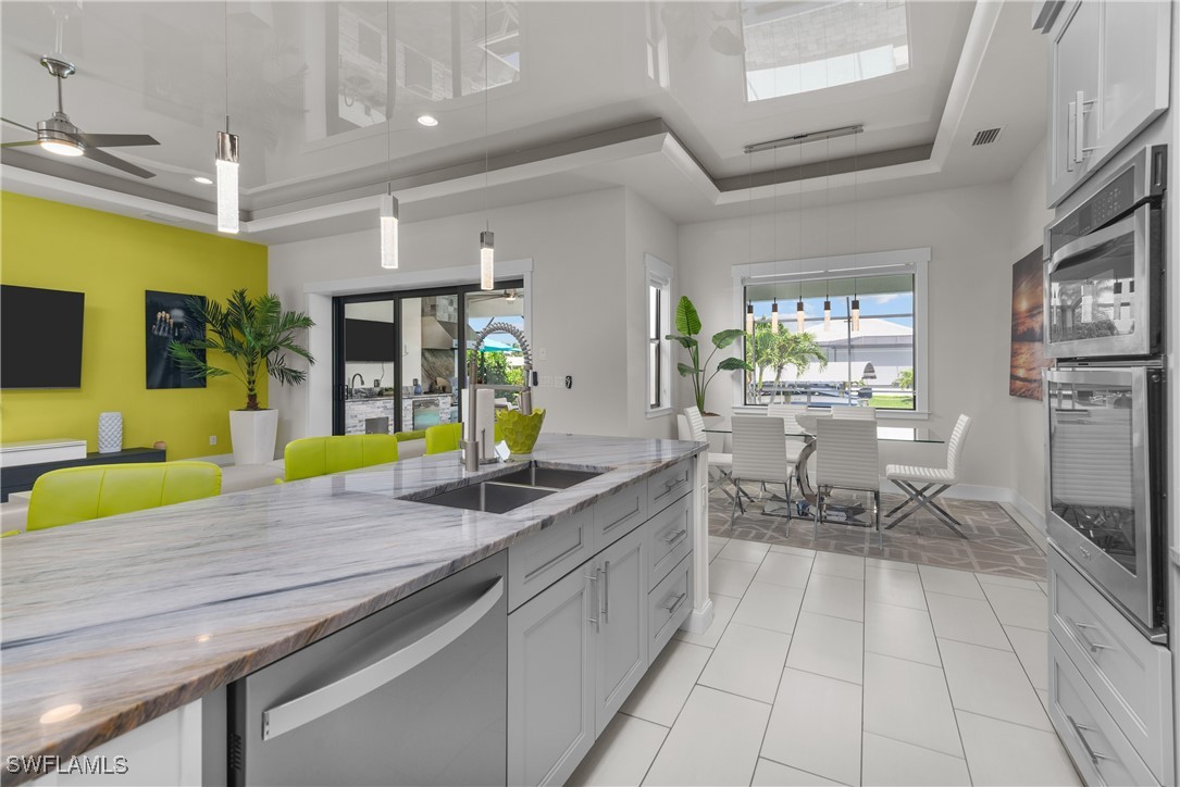 5227 Tamiami CT