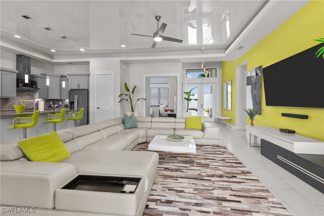 5227 Tamiami CT