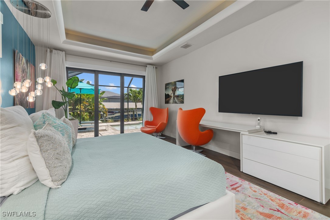 5227 Tamiami CT