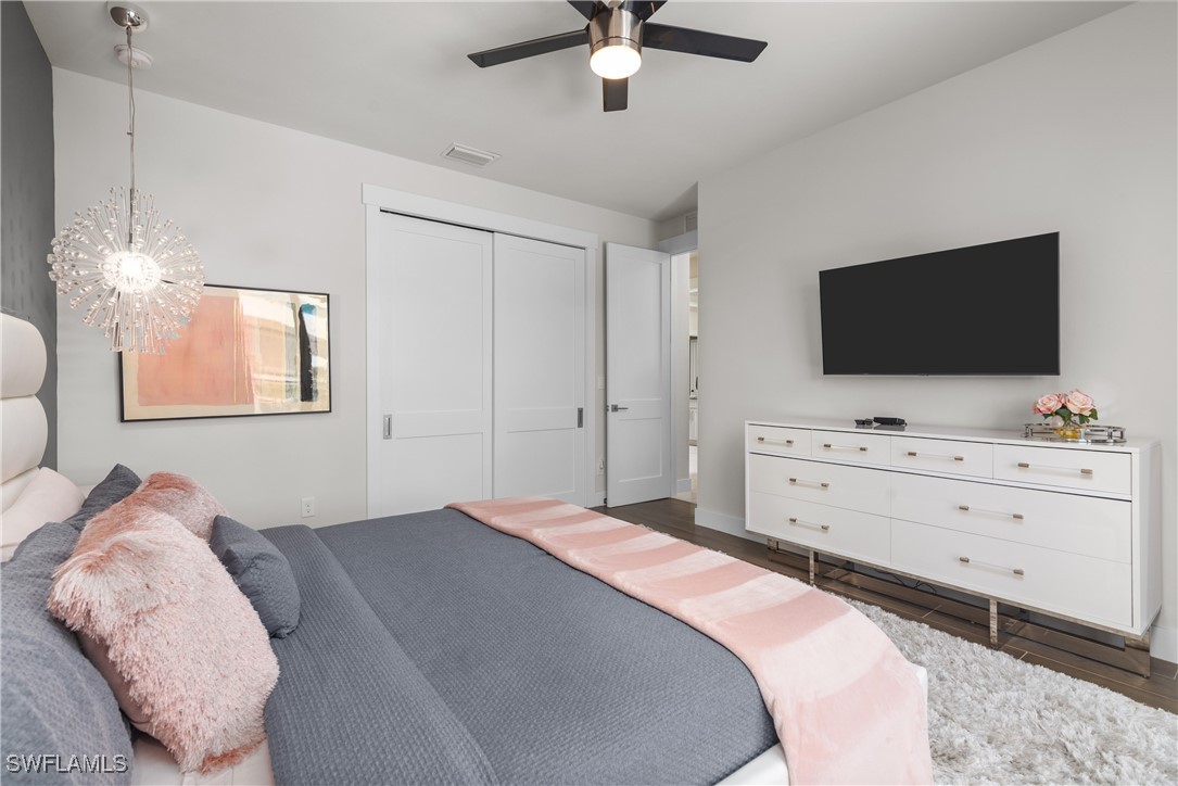 5227 Tamiami CT