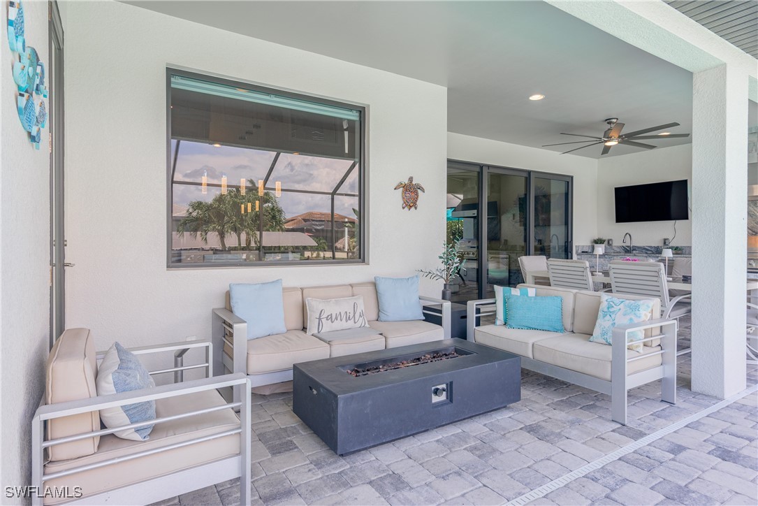 5227 Tamiami CT