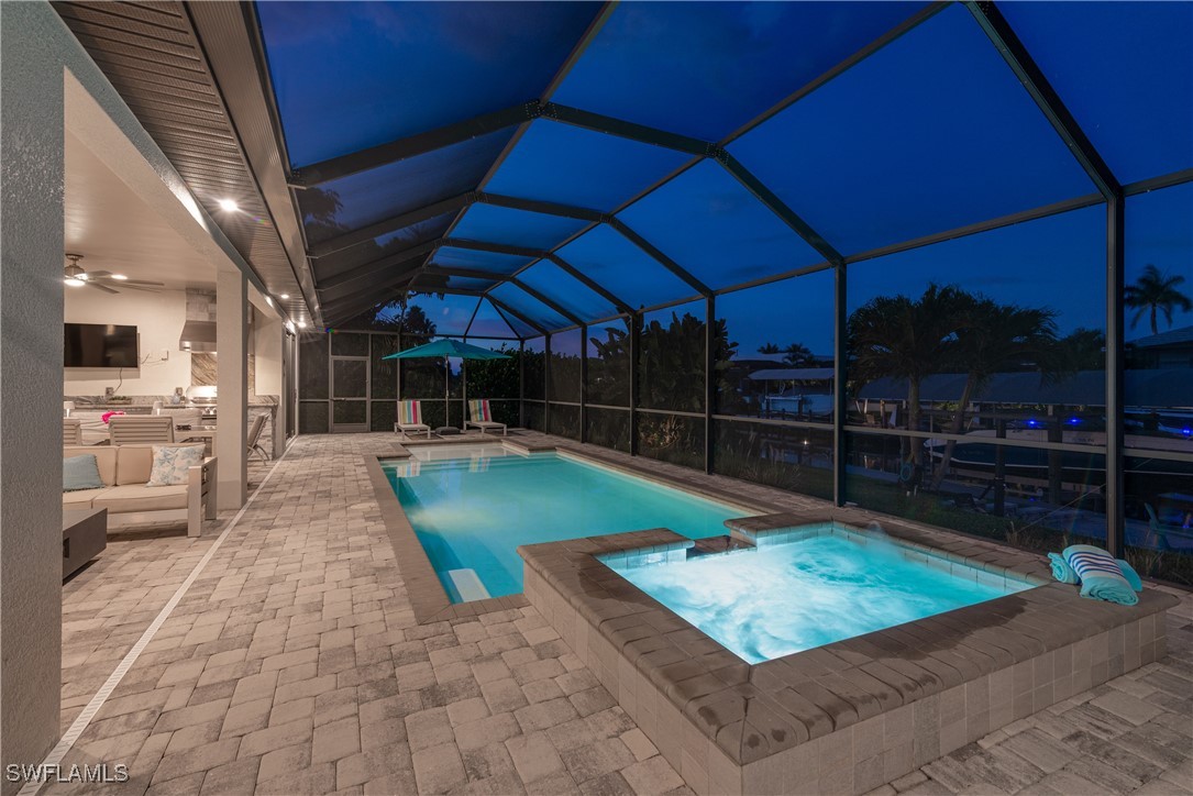 5227 Tamiami CT