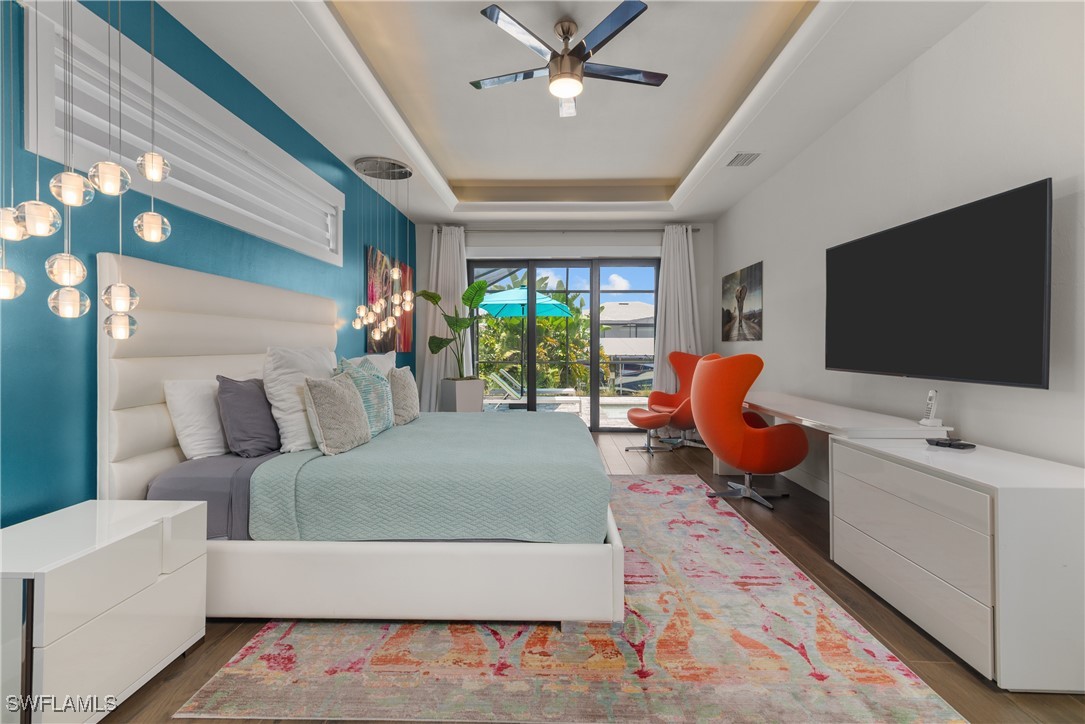 5227 Tamiami CT