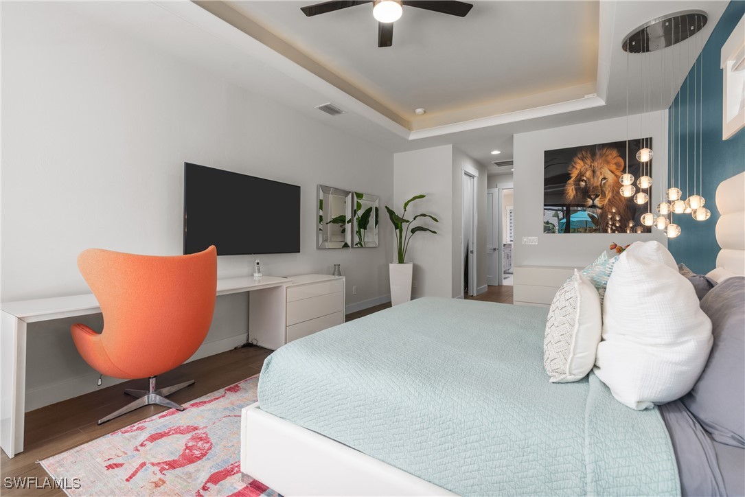5227 Tamiami CT