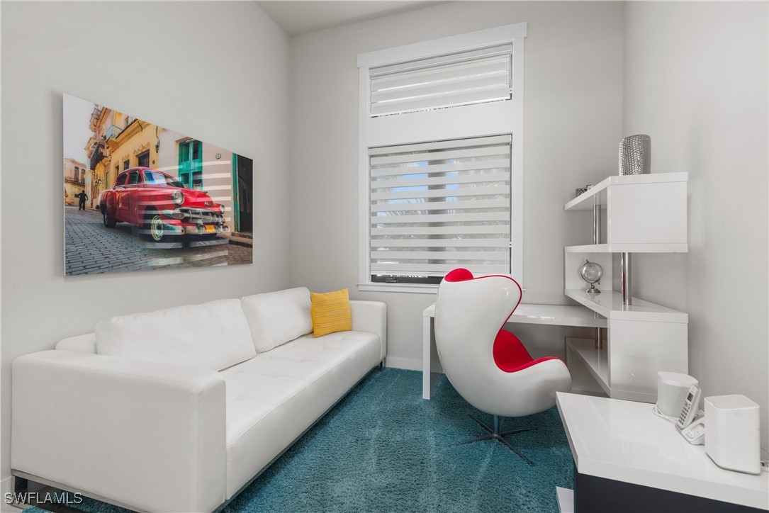 5227 Tamiami CT