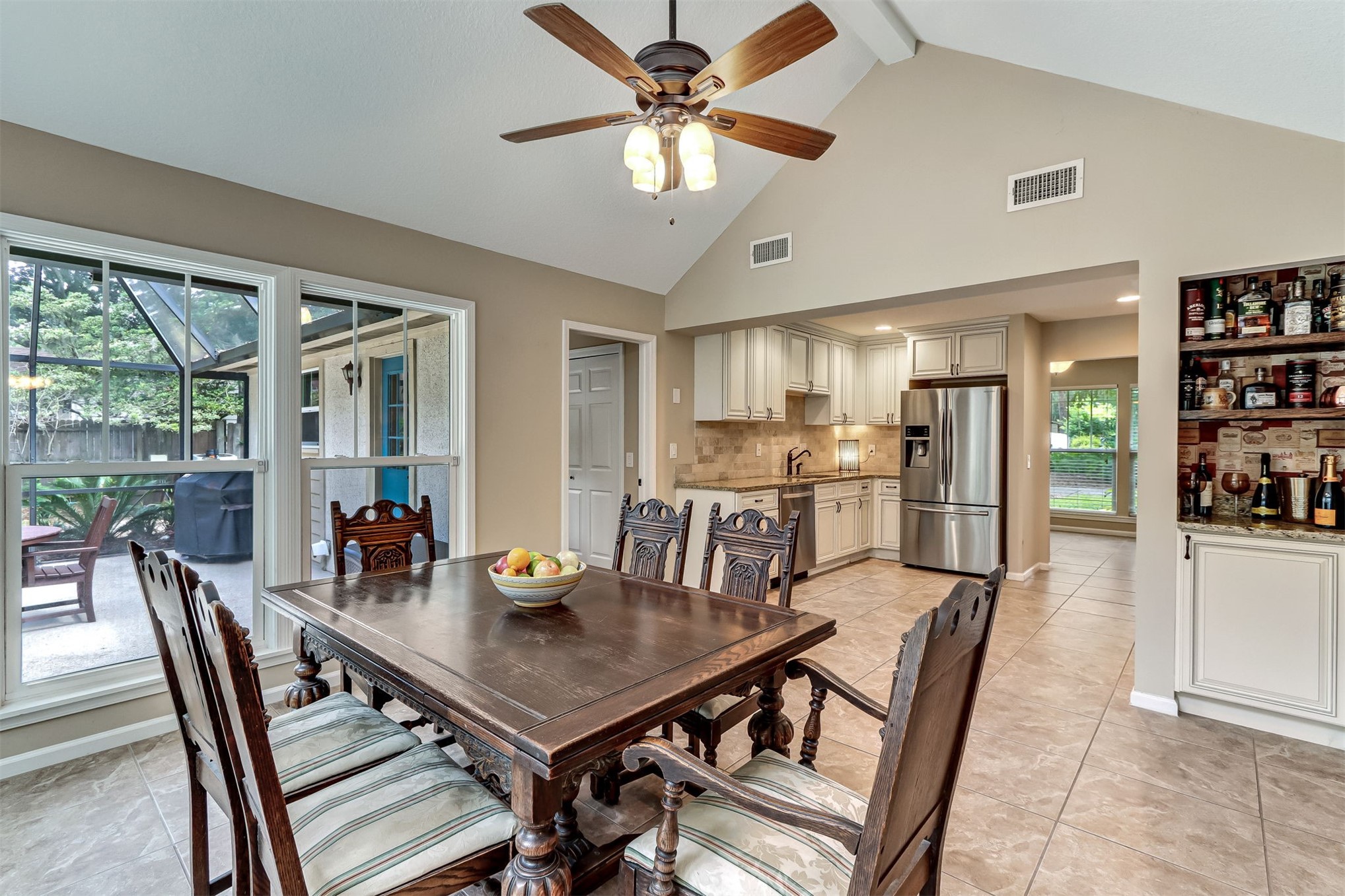 2404 LOS ROBLES DRIVE