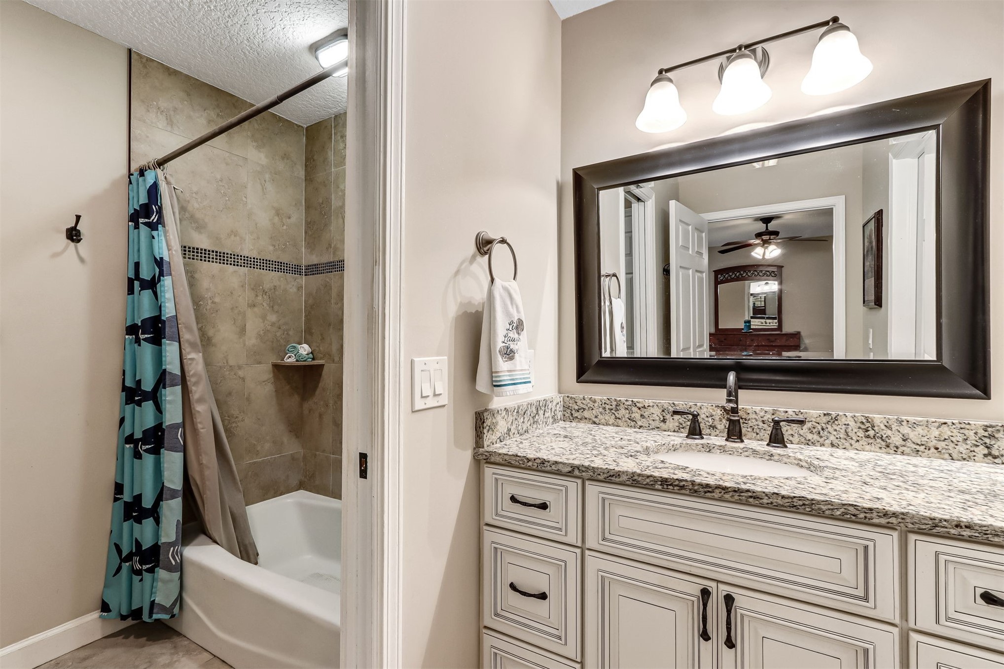 2404 LOS ROBLES DRIVE