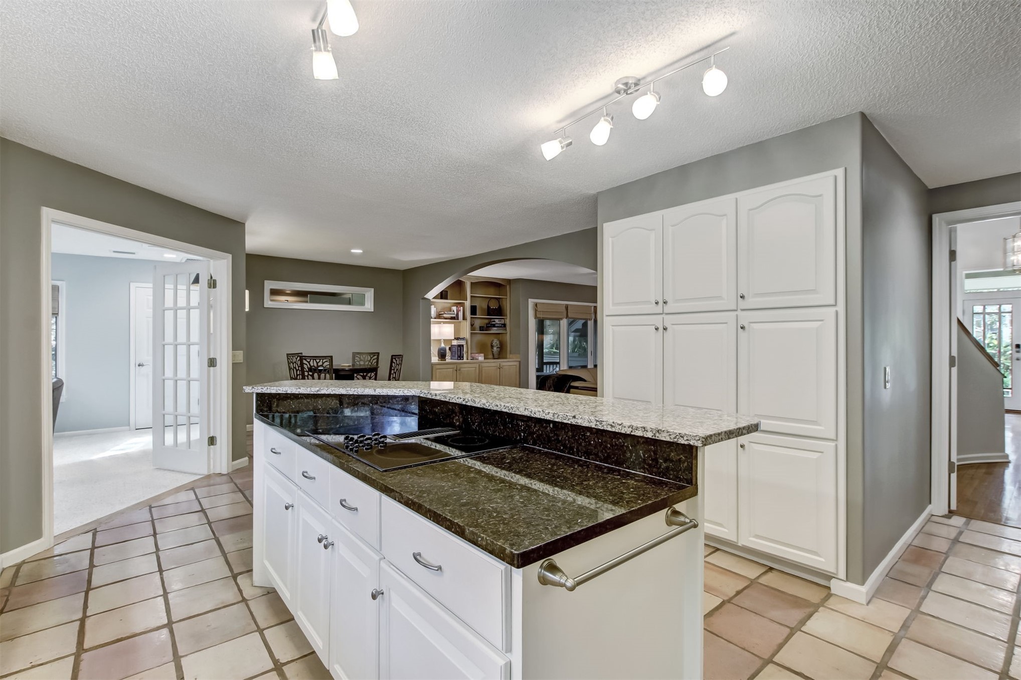 19 SPARKLEBERRY COURT