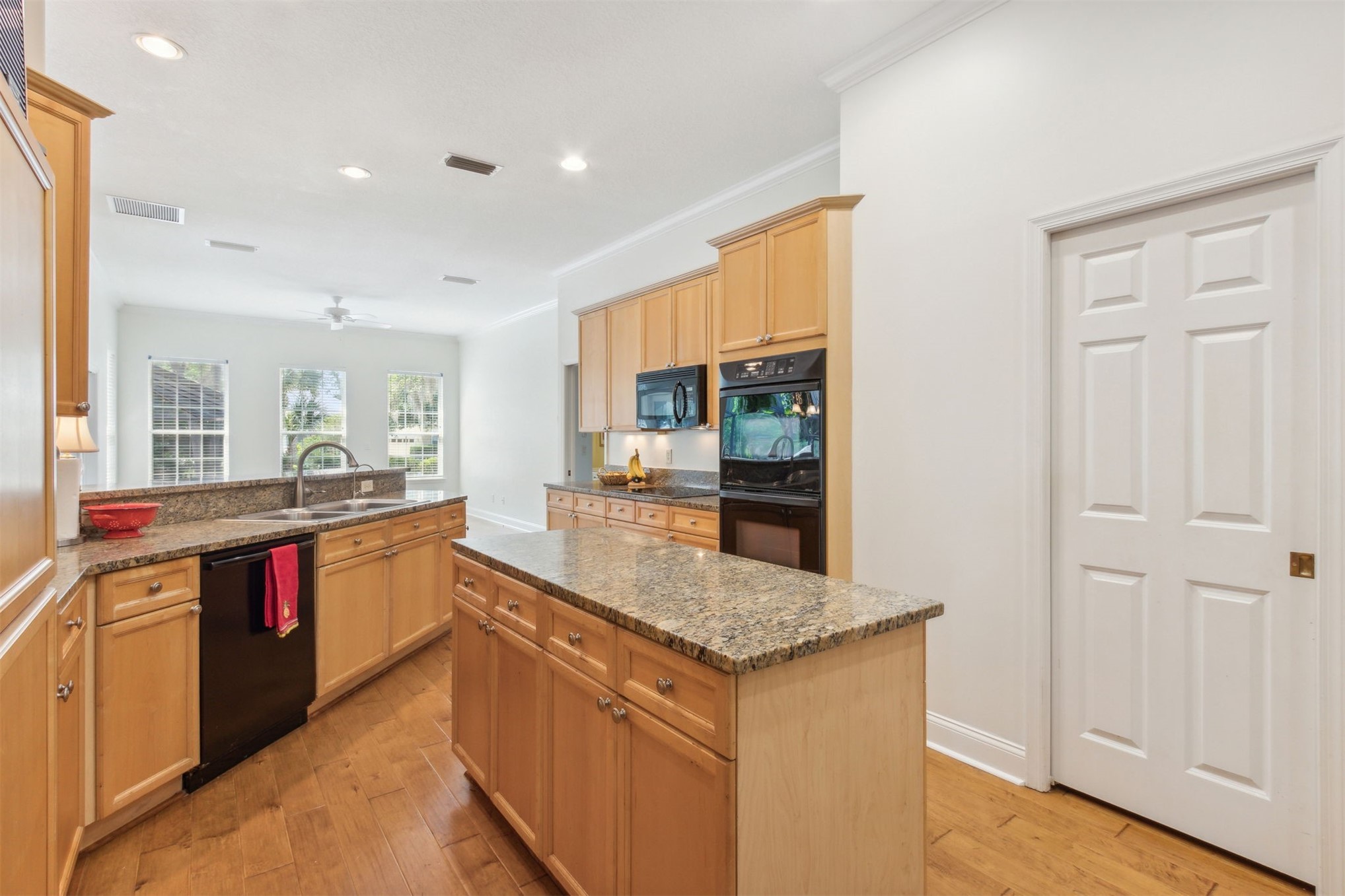 2752 SEA GROVE DRIVE