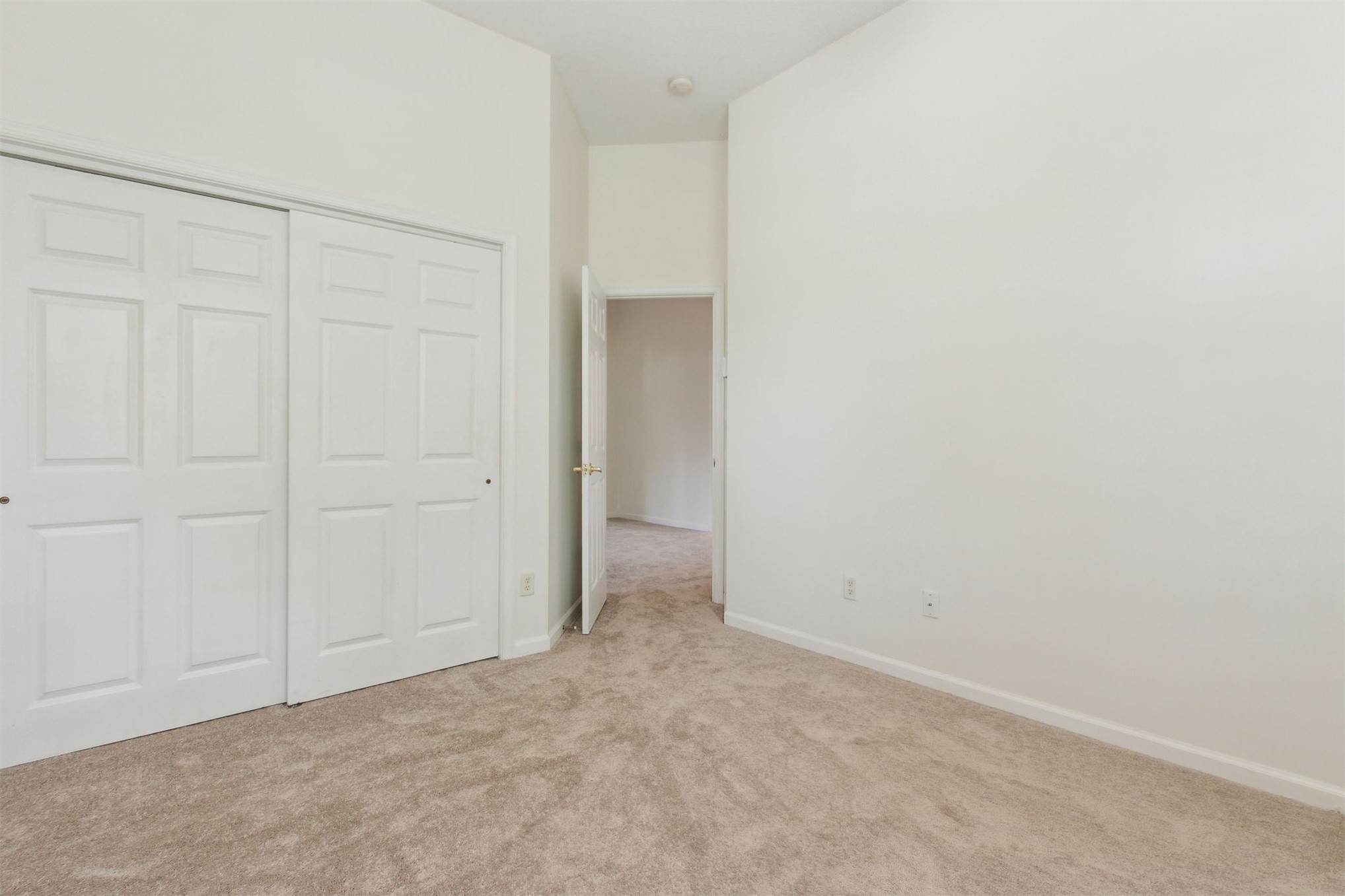 2752 SEA GROVE DRIVE