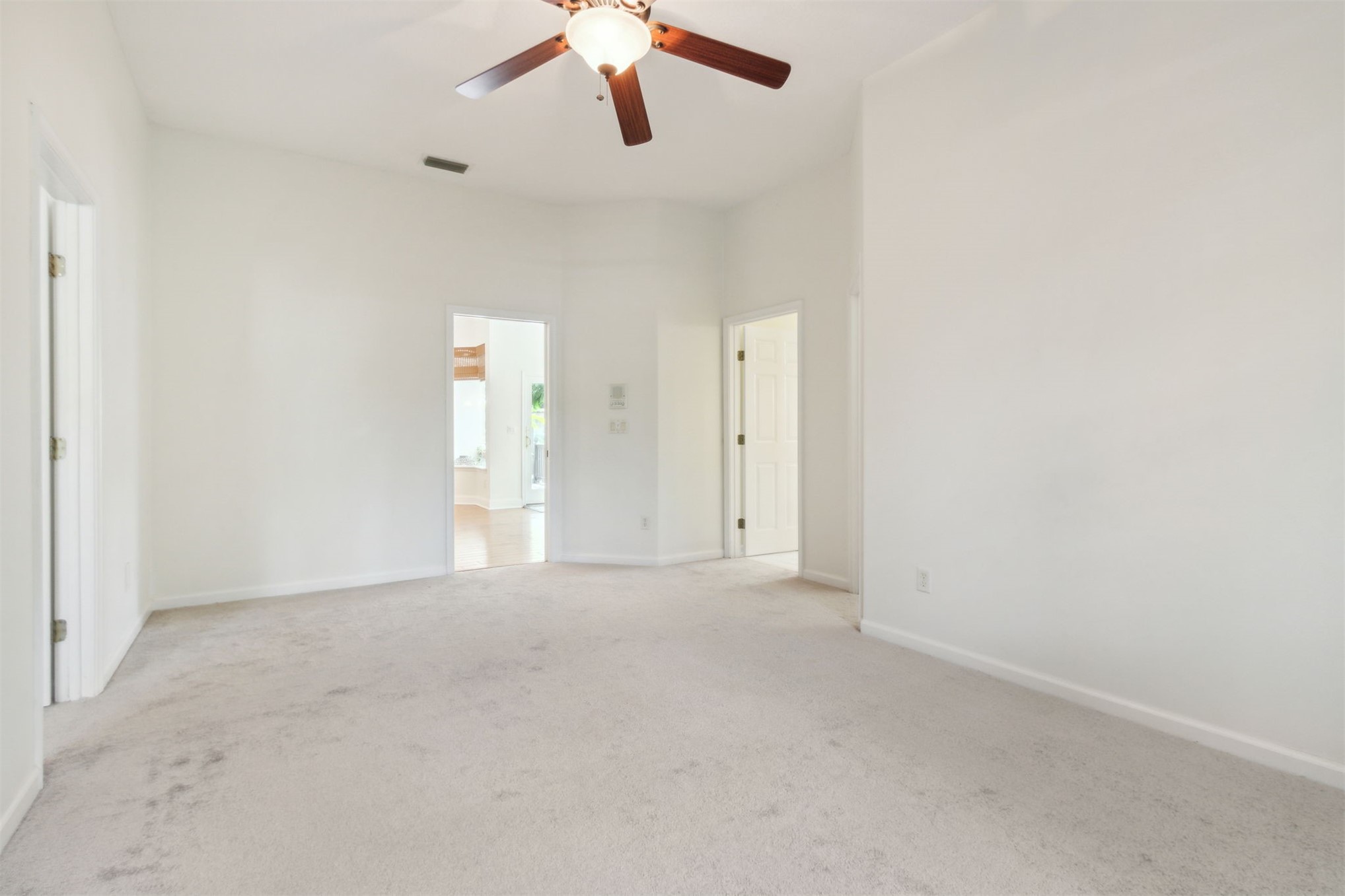 2752 SEA GROVE DRIVE