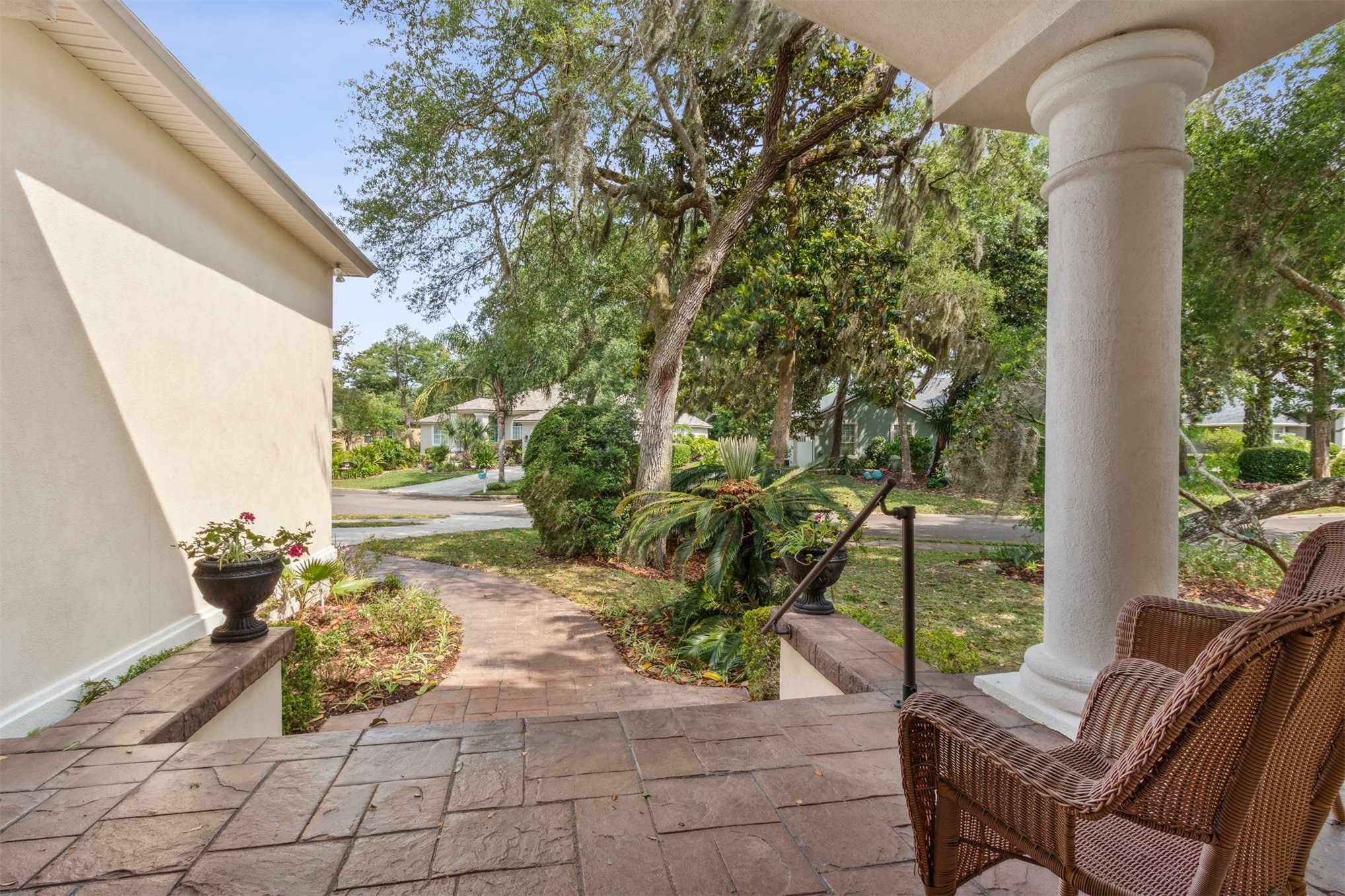 2752 SEA GROVE DRIVE