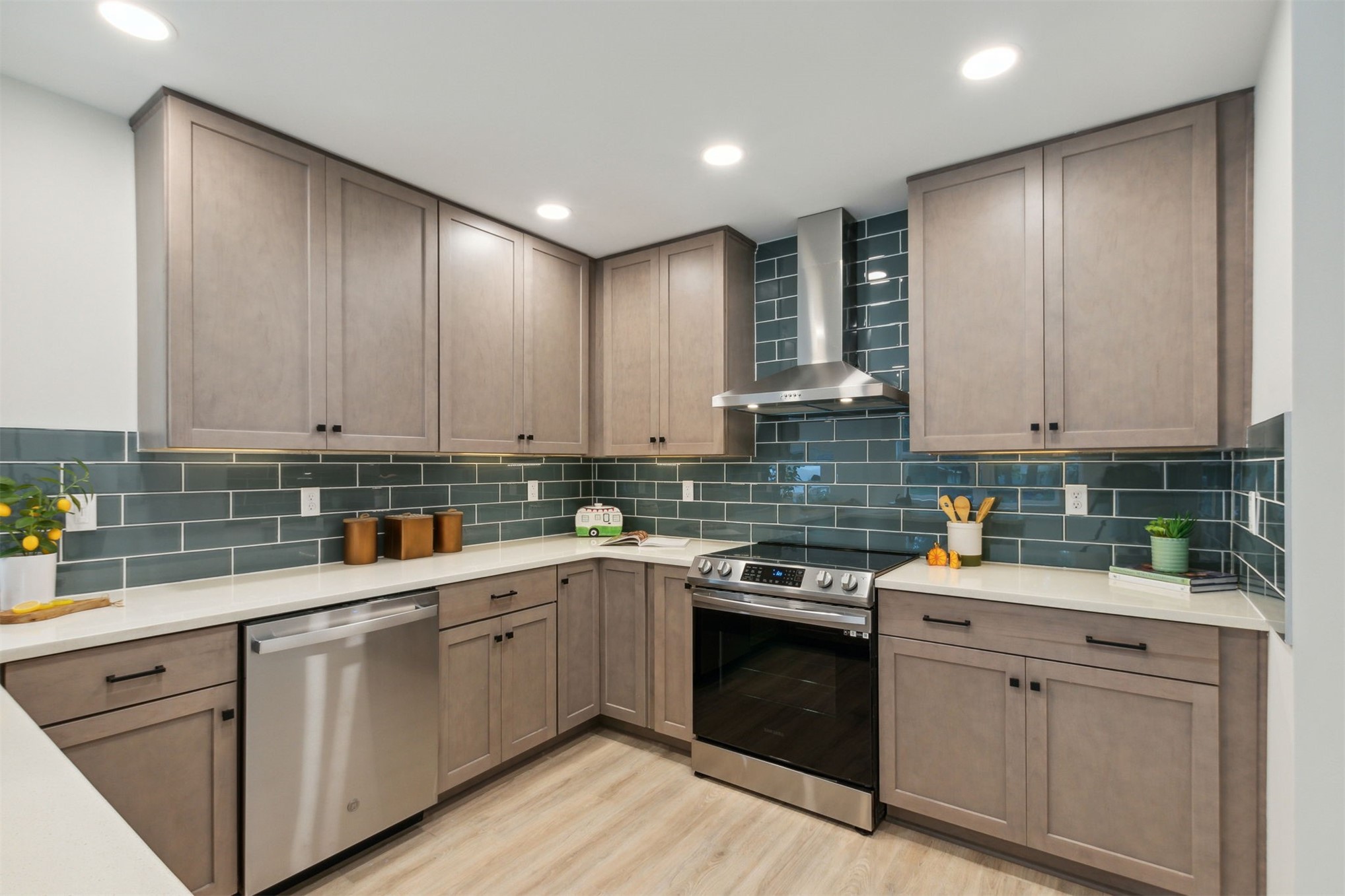 720 S 12TH STREET
