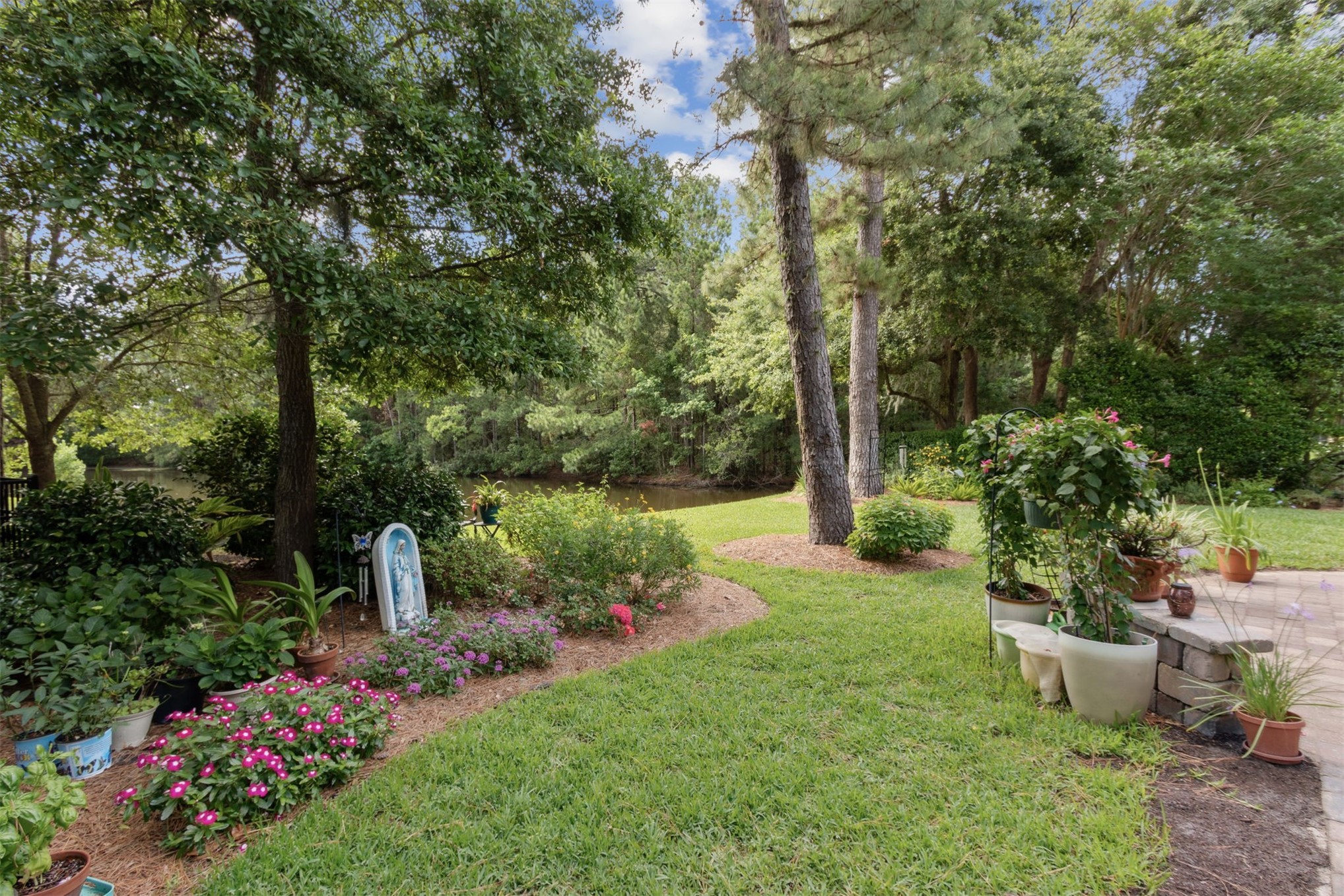 2855 FERDINAND COURT