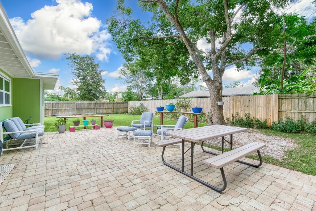 1534 S BENTIN DRIVE