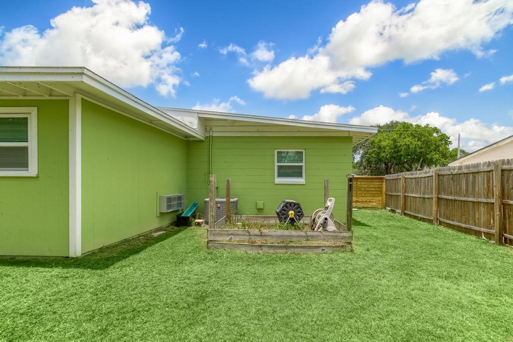 1534 S BENTIN DRIVE