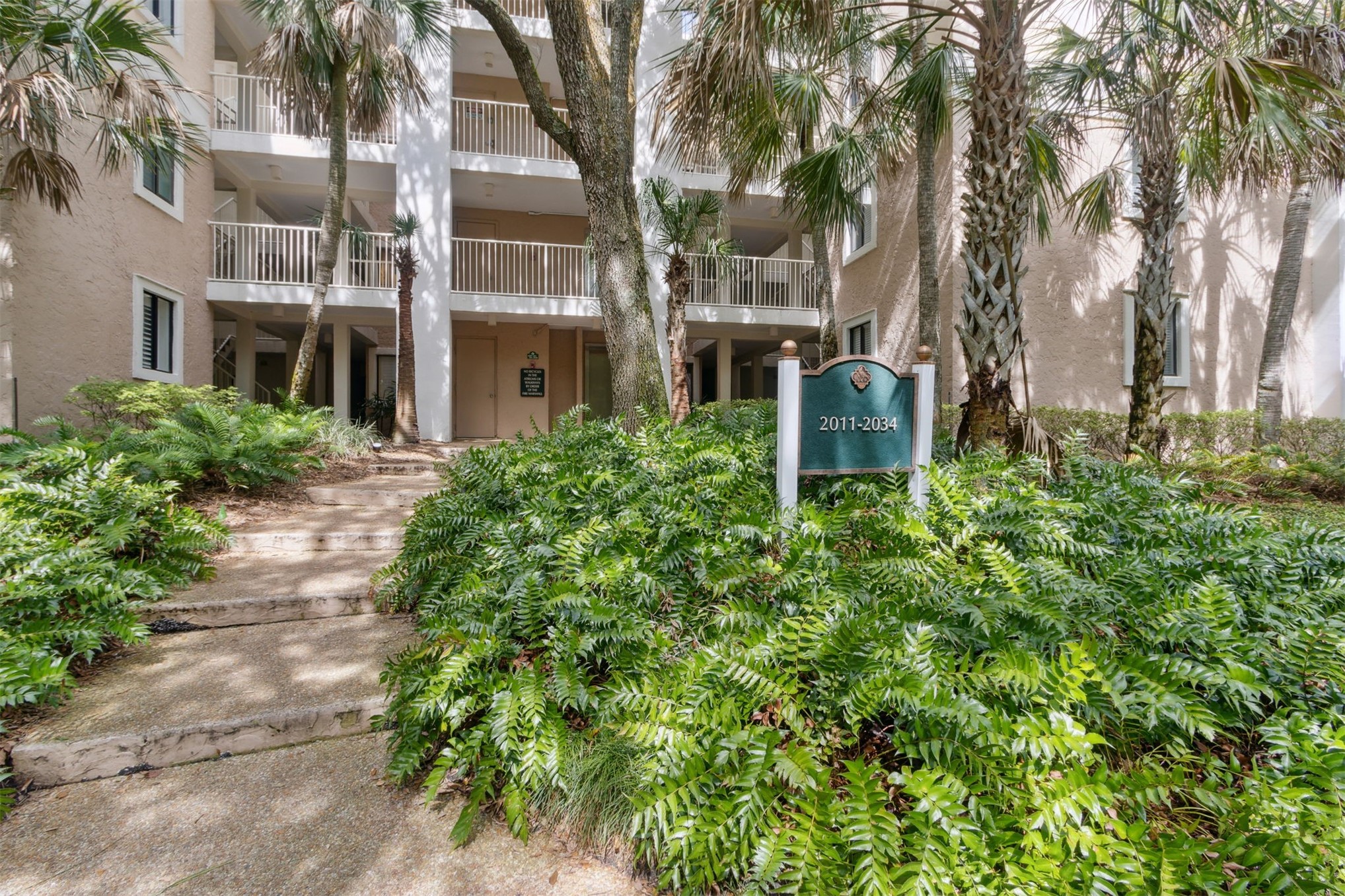 2025 BEACH WOOD ROAD