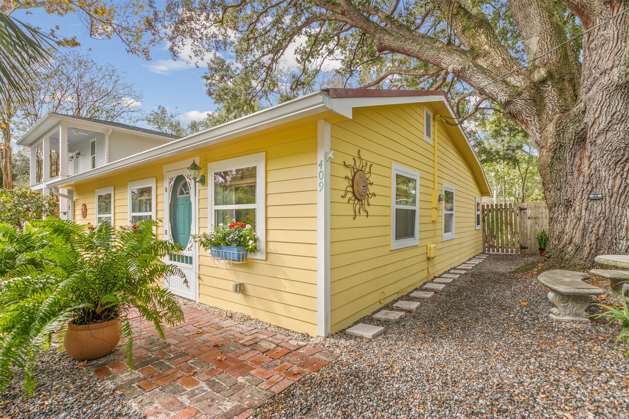 409 S 4TH STREET