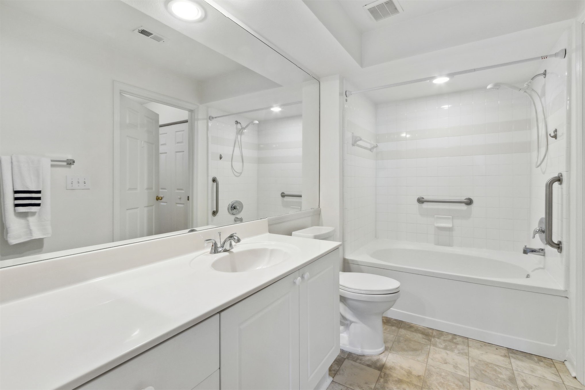 23671 BAHAMA POINT 1216