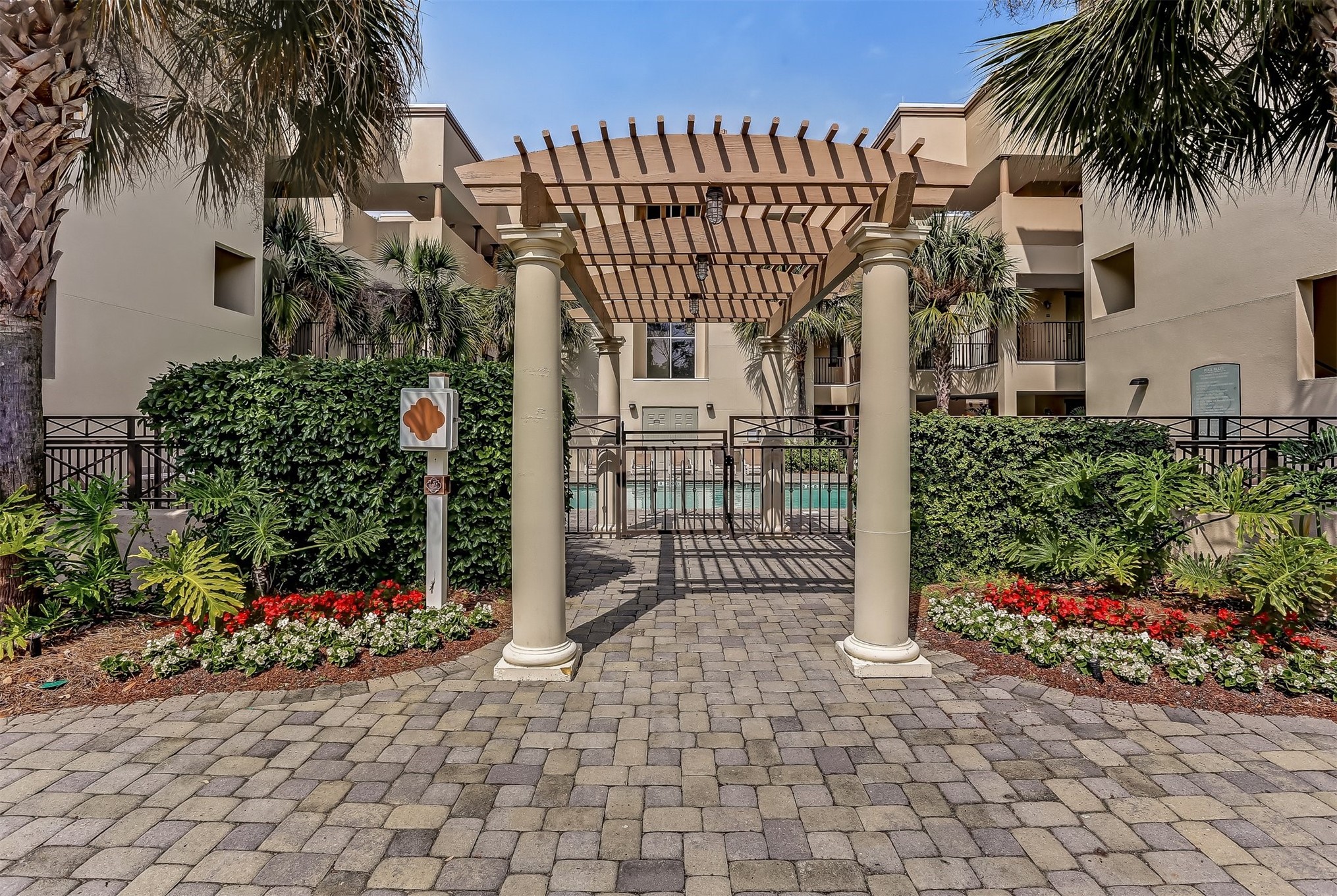 2518 BOXWOOD LANE 2517/2518