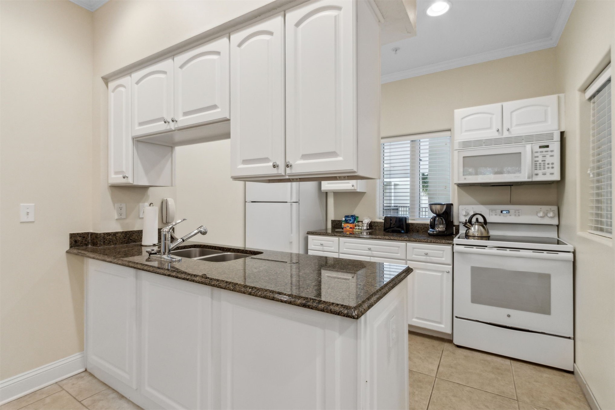 2518 BOXWOOD LANE 2517/2518