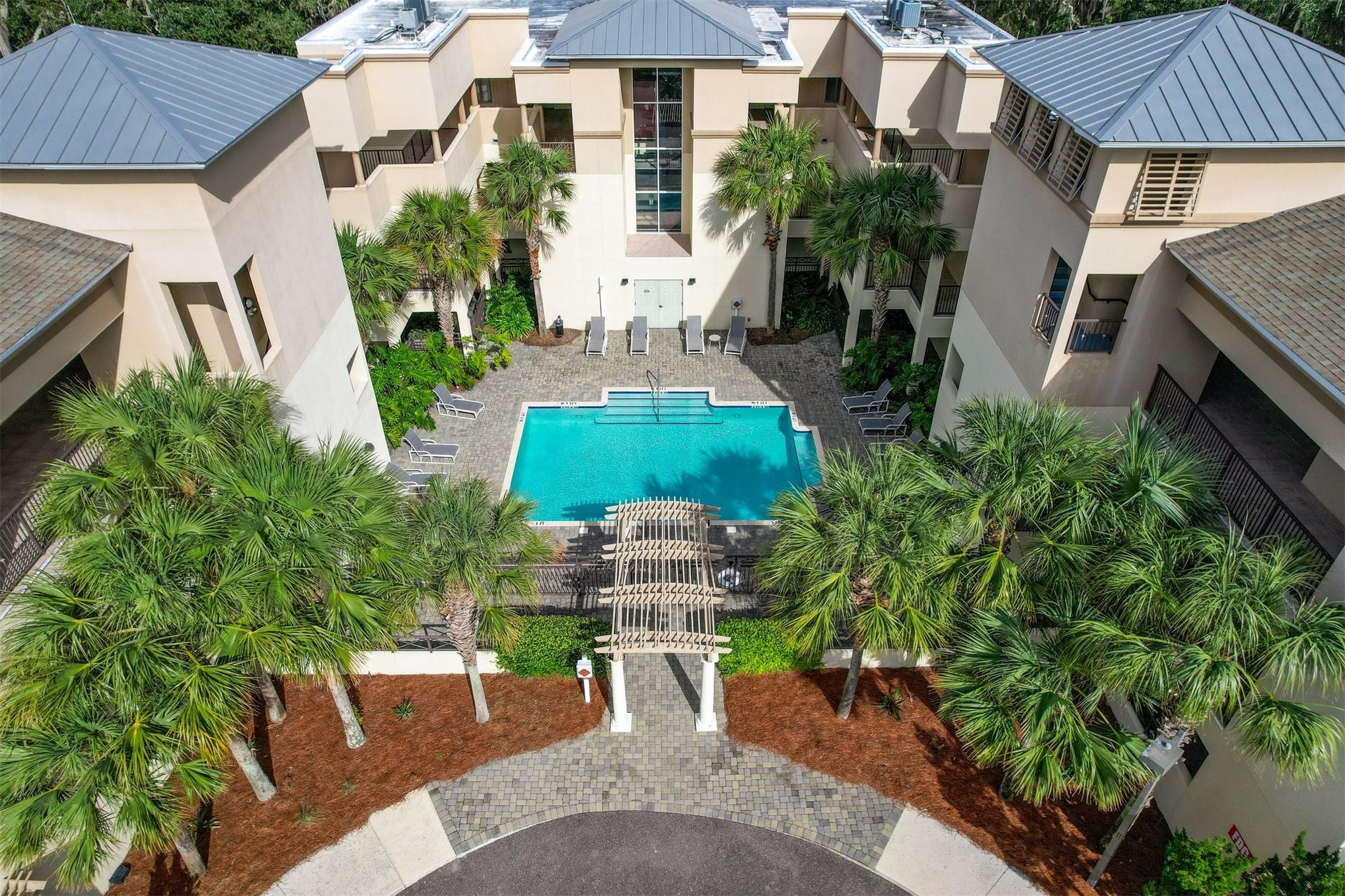 2518 BOXWOOD LANE 2517/2518