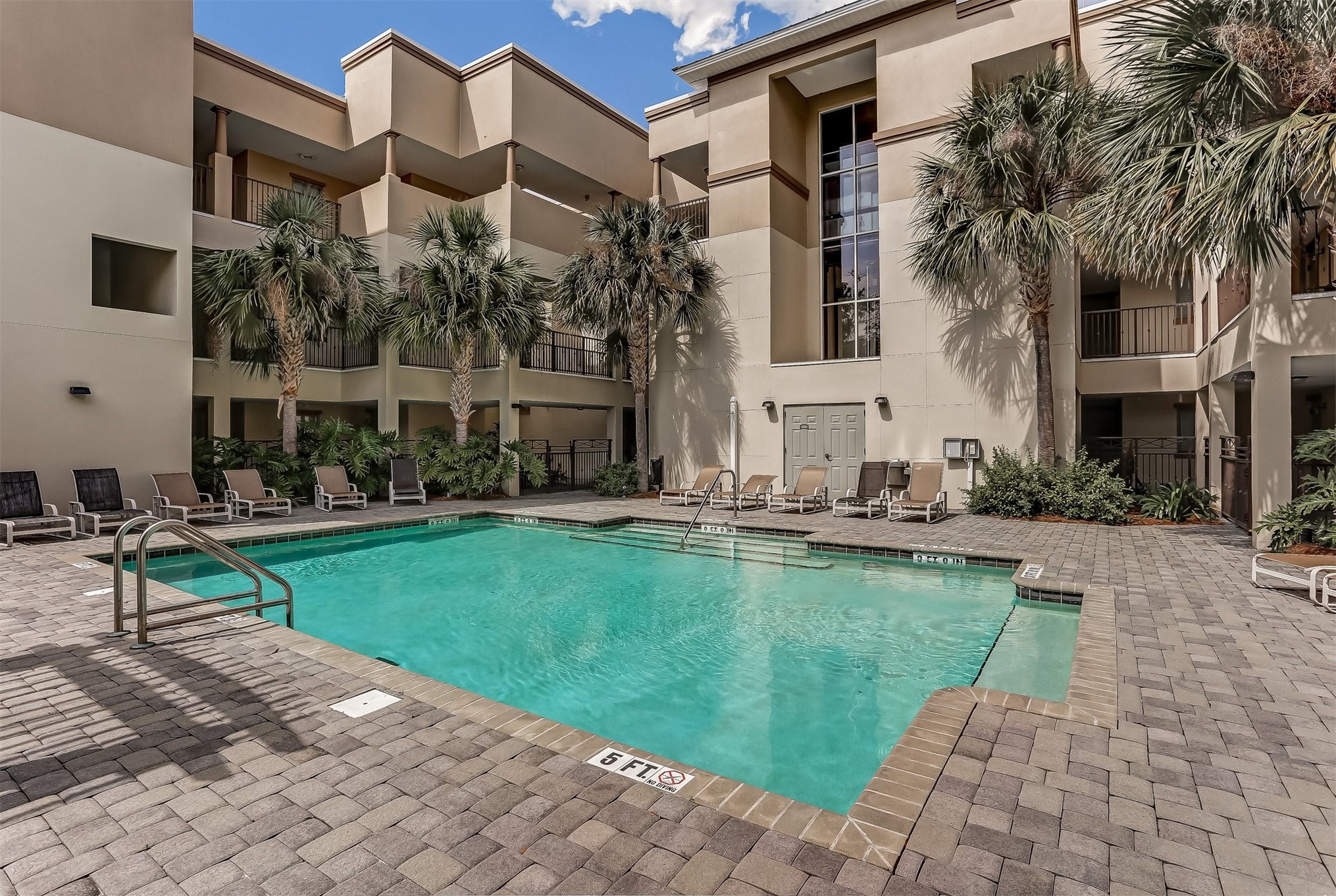 2518 BOXWOOD LANE 2517/2518