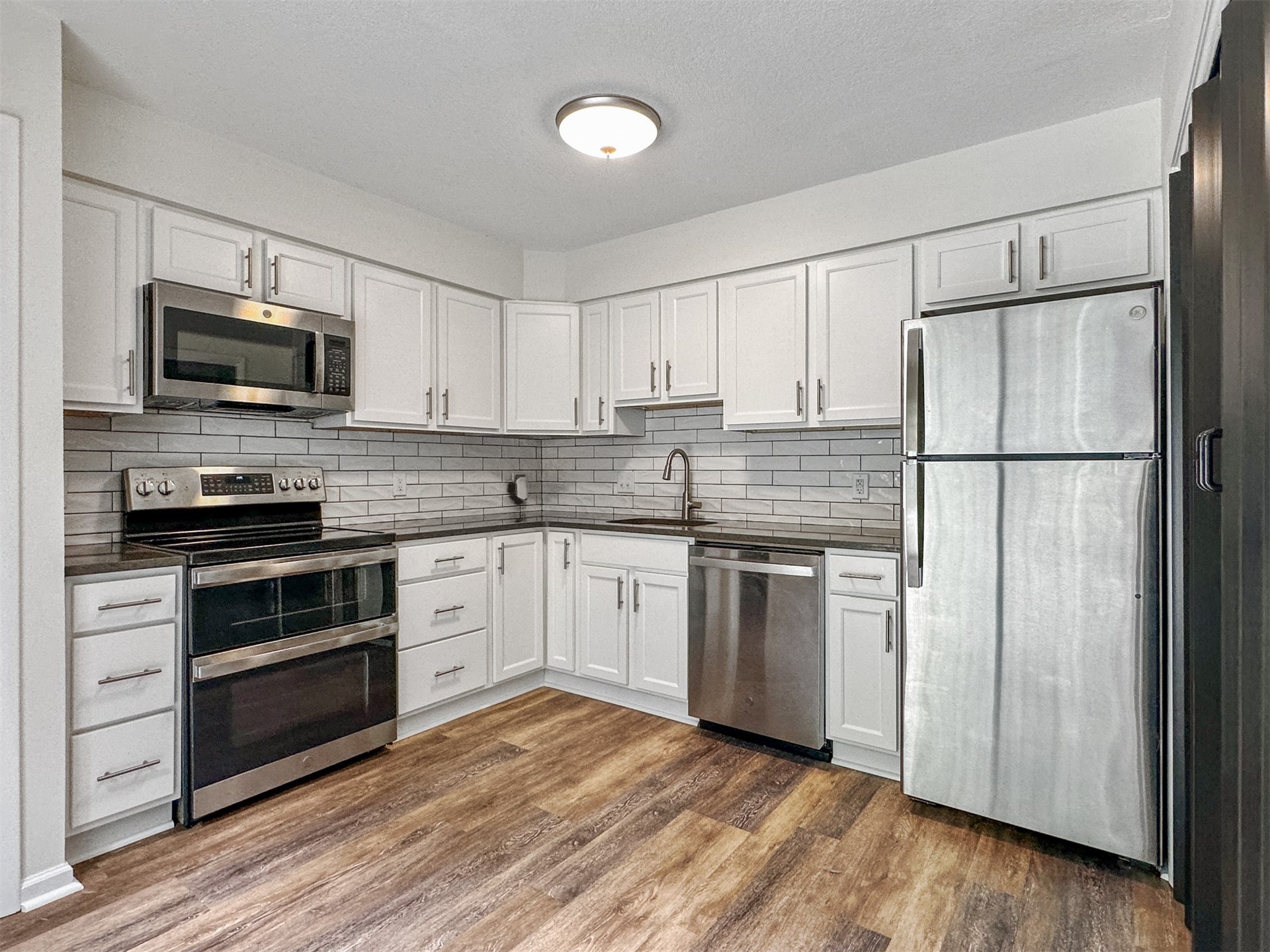 2700 MIZELL AVENUE 707