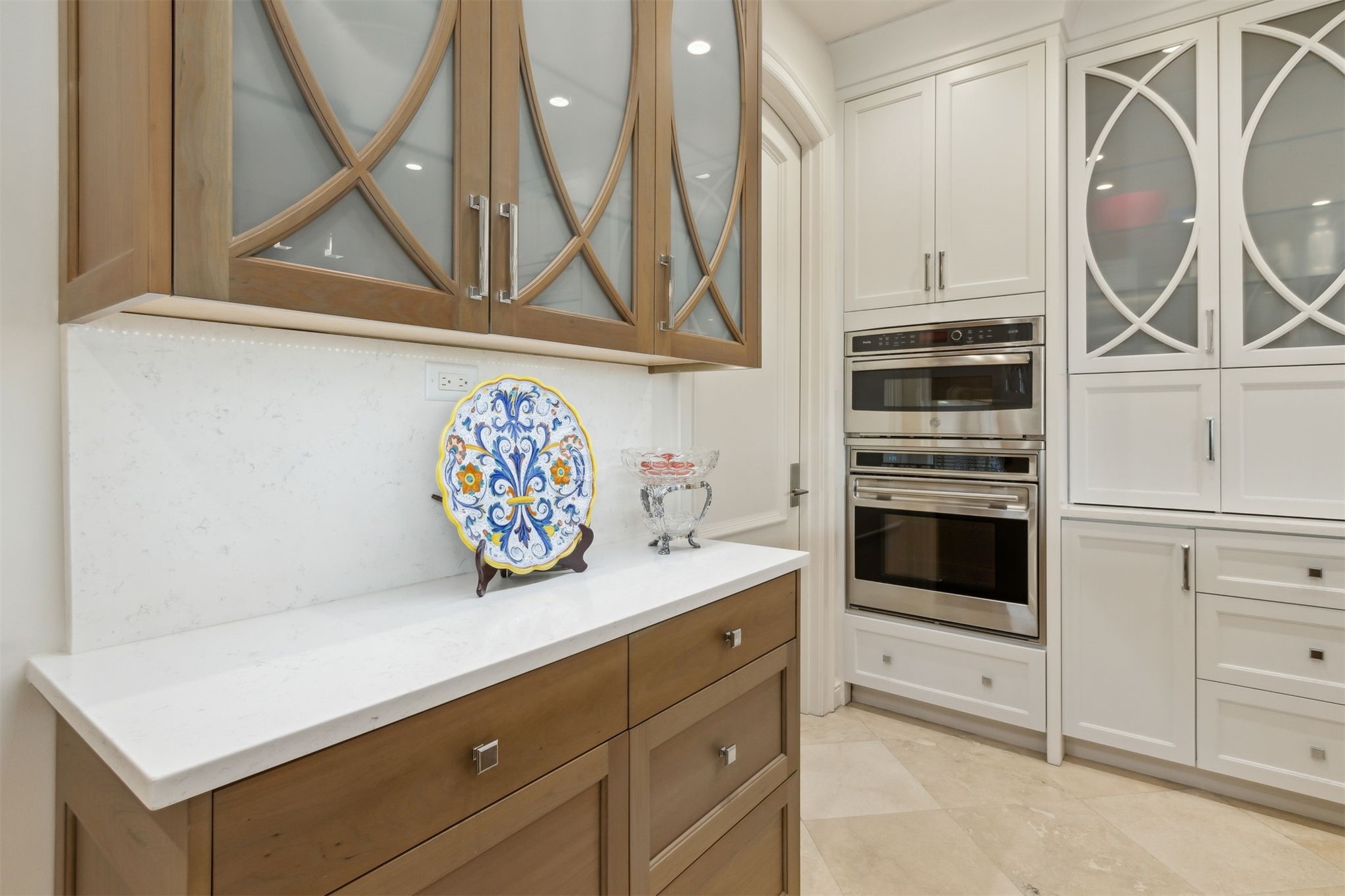 719 OCEAN CLUB PLACE 719