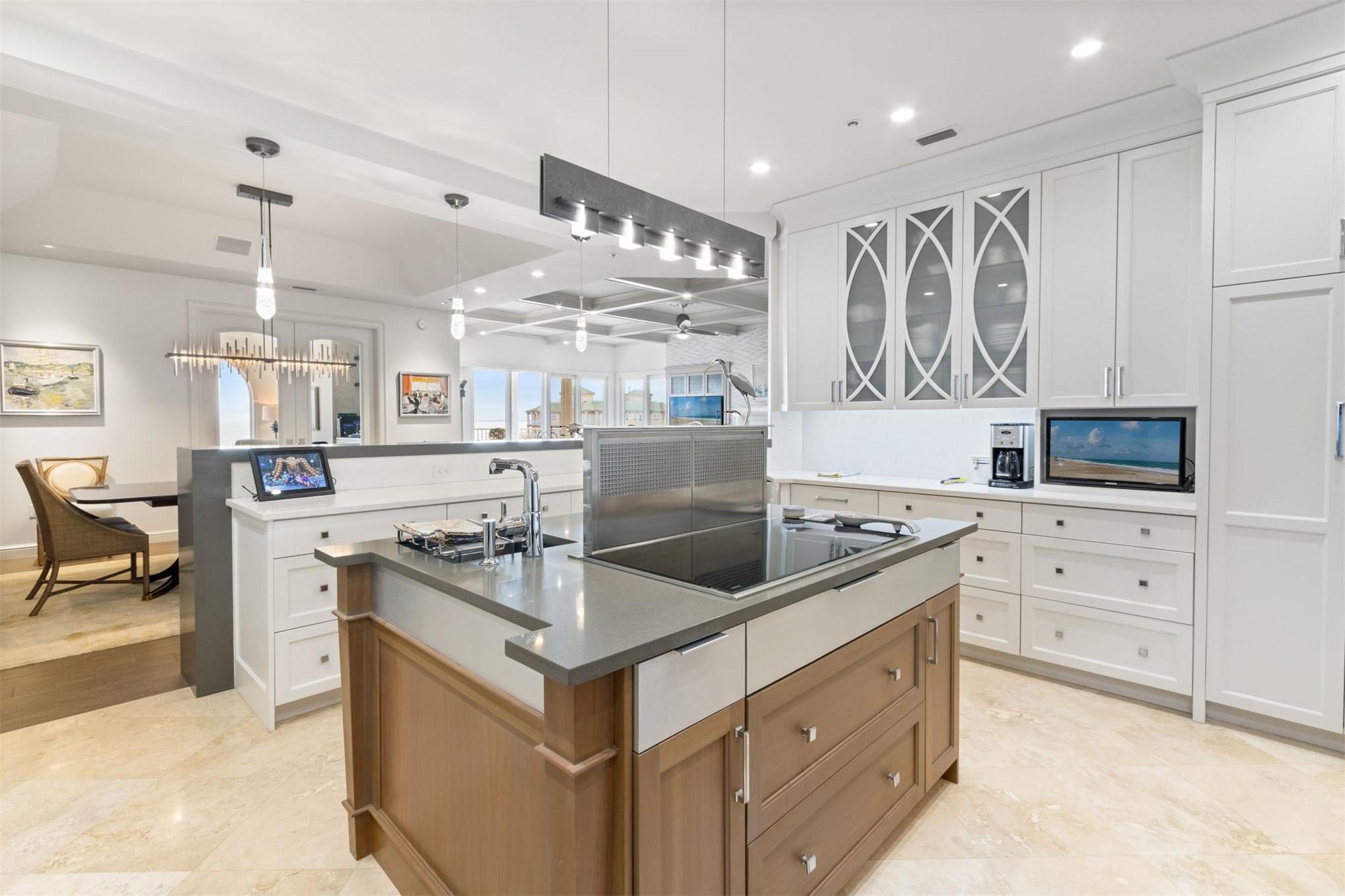 719 OCEAN CLUB PLACE 719