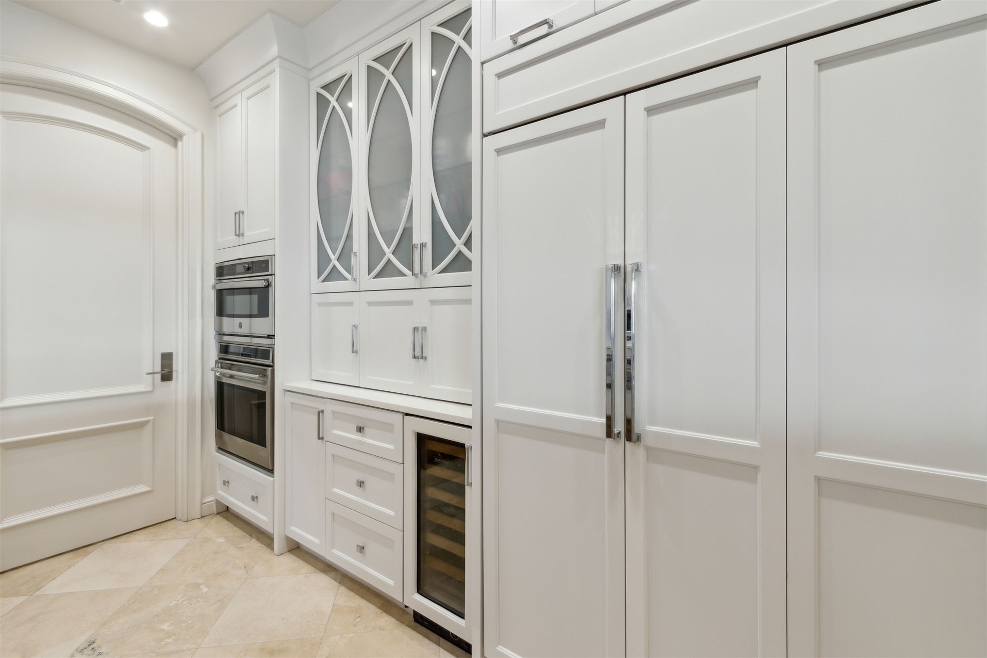 719 OCEAN CLUB PLACE 719