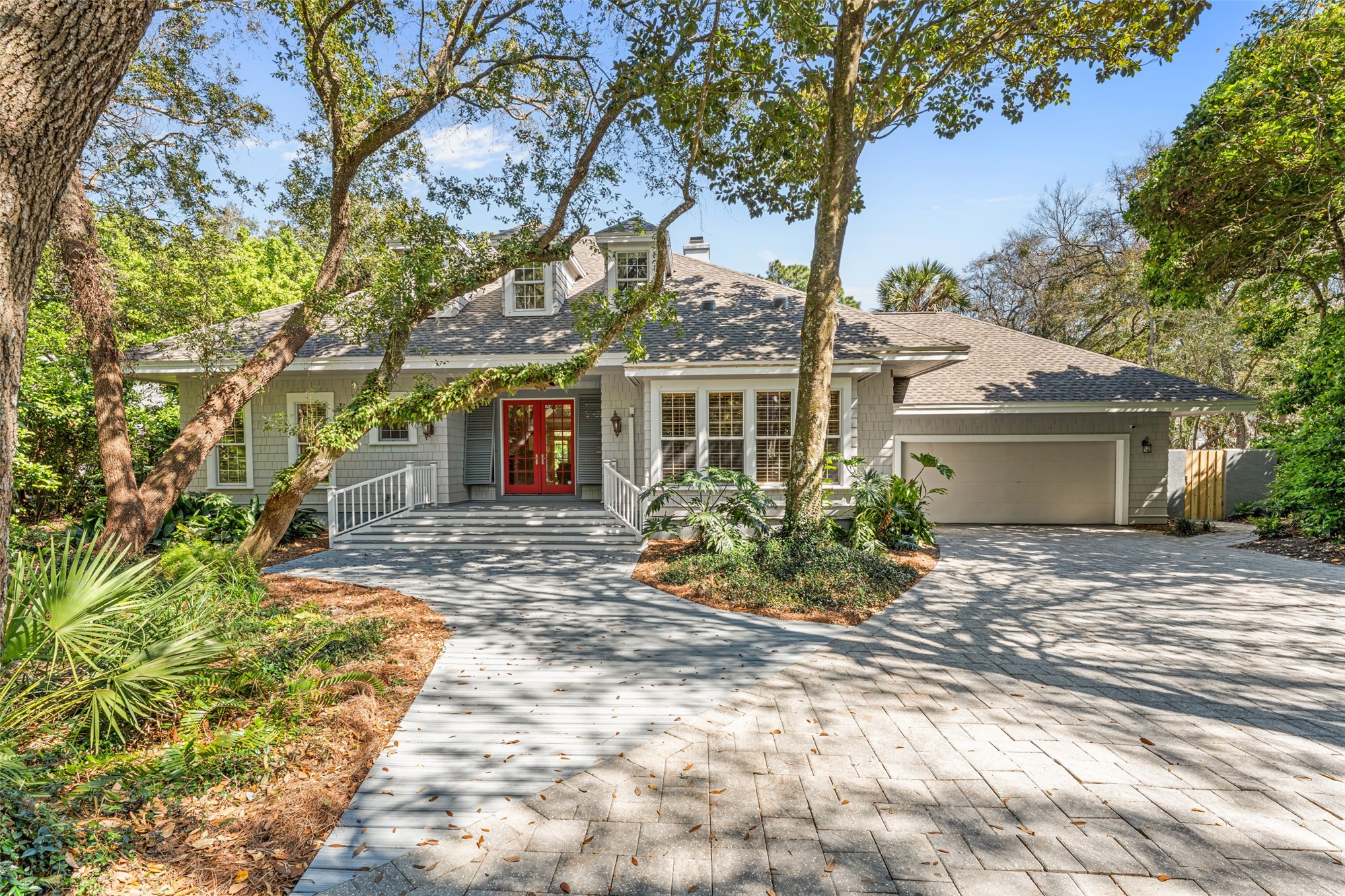 10 BUCKTHORNE DRIVE