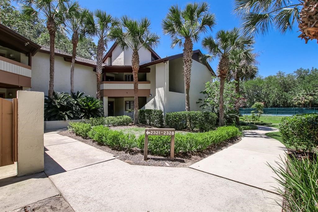 2322 BOXWOOD LANE