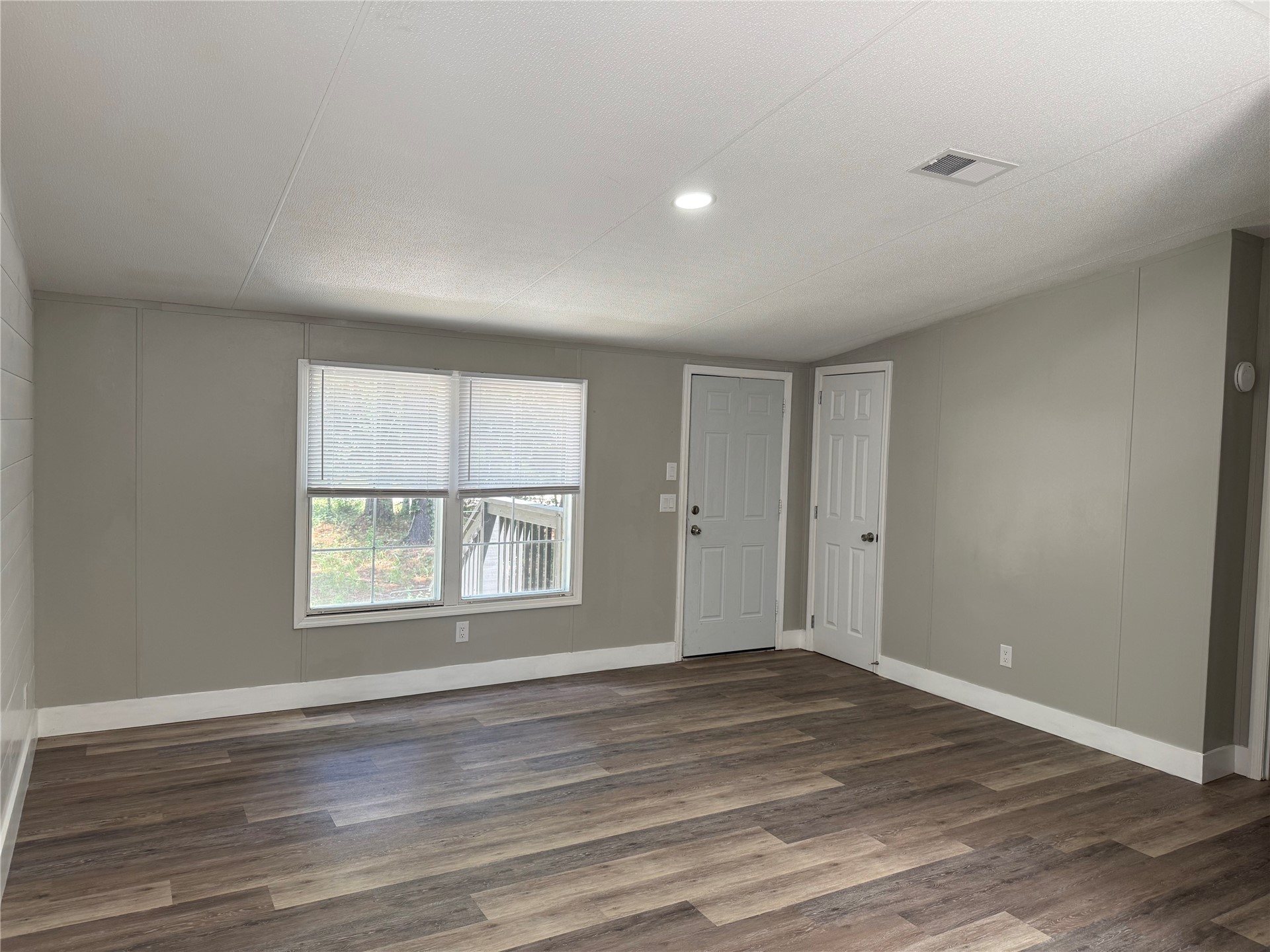44049 CAULKINS DRIVE