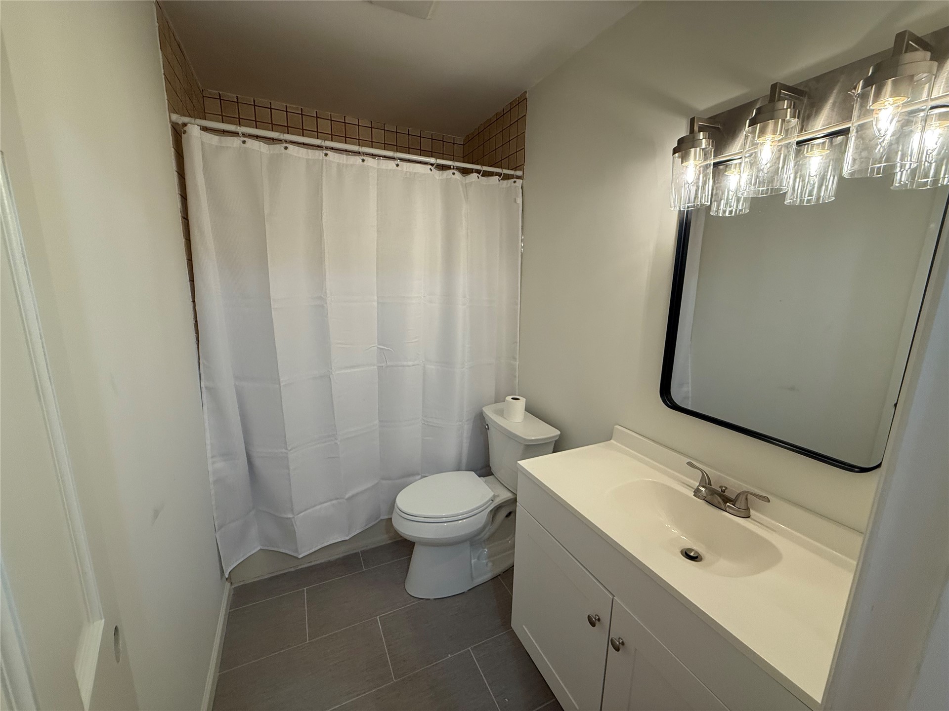 2413 LOS ROBLES DRIVE