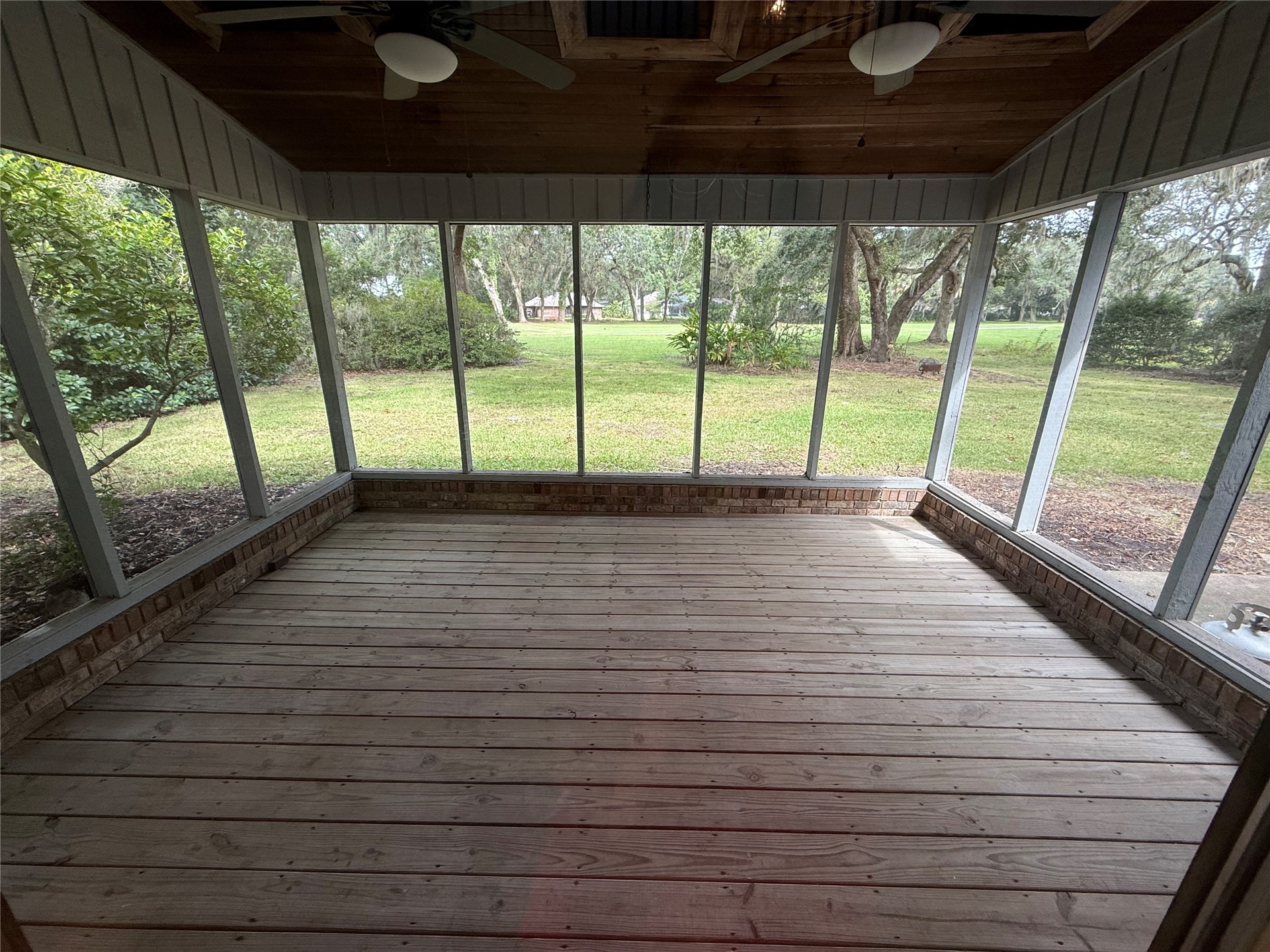 2413 LOS ROBLES DRIVE