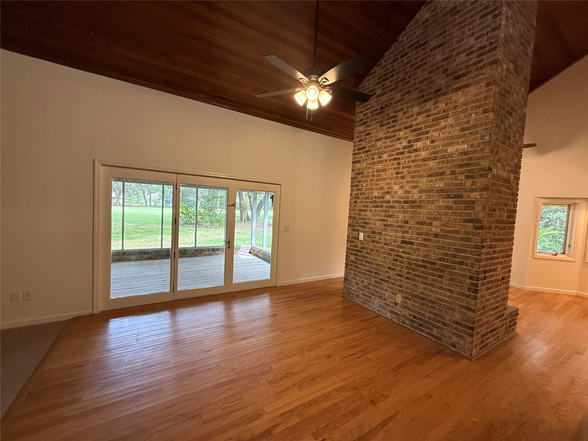 2413 LOS ROBLES DRIVE