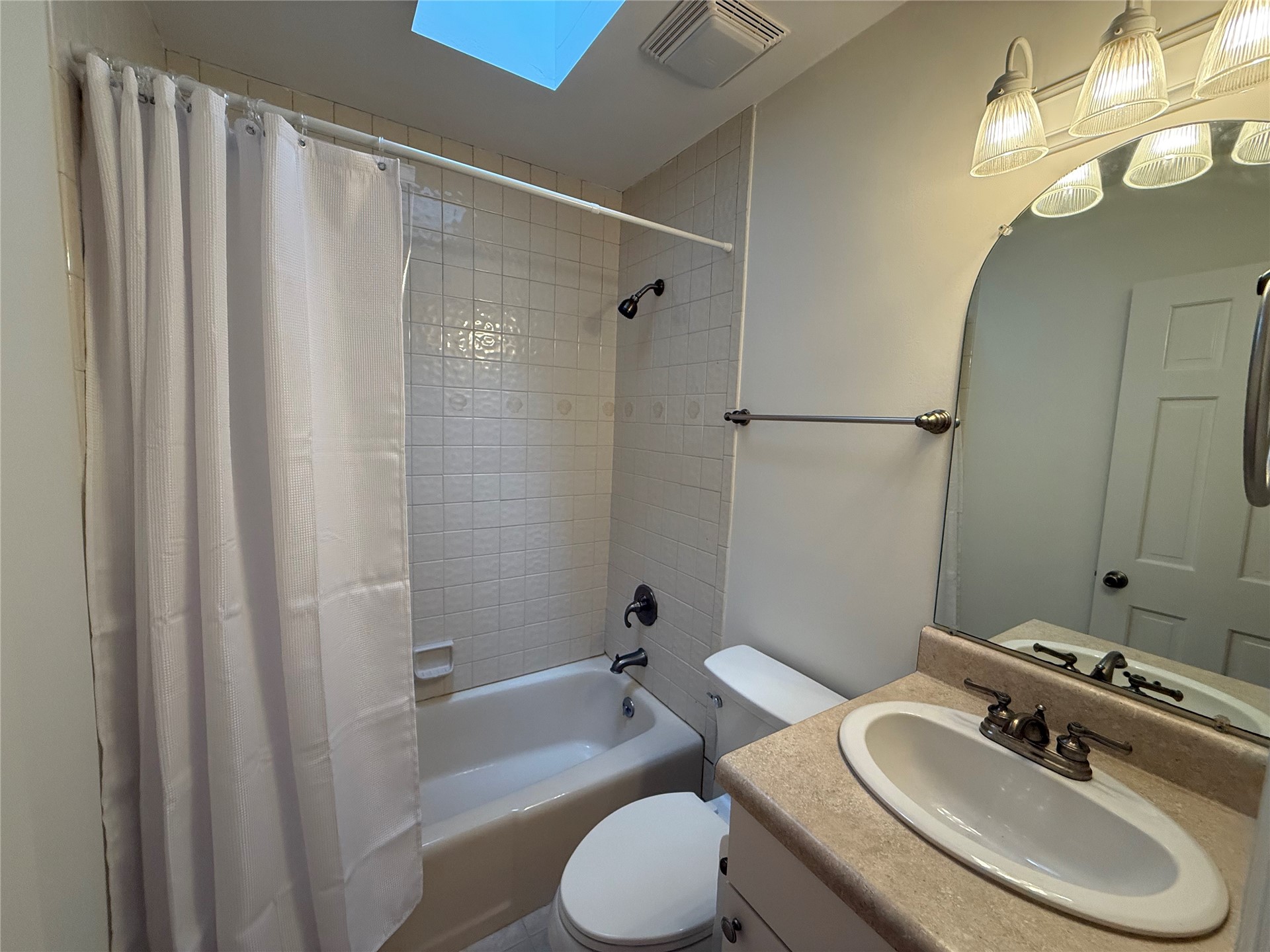 2413 LOS ROBLES DRIVE